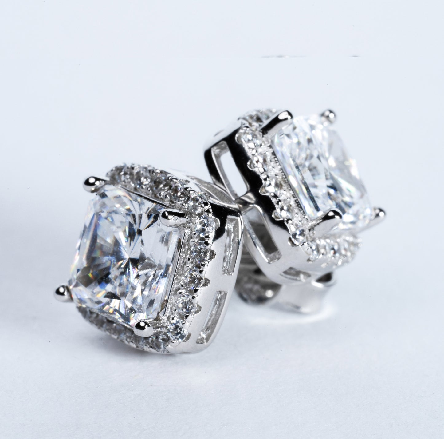 HALO EARRINGS *Precio por lanzamiento