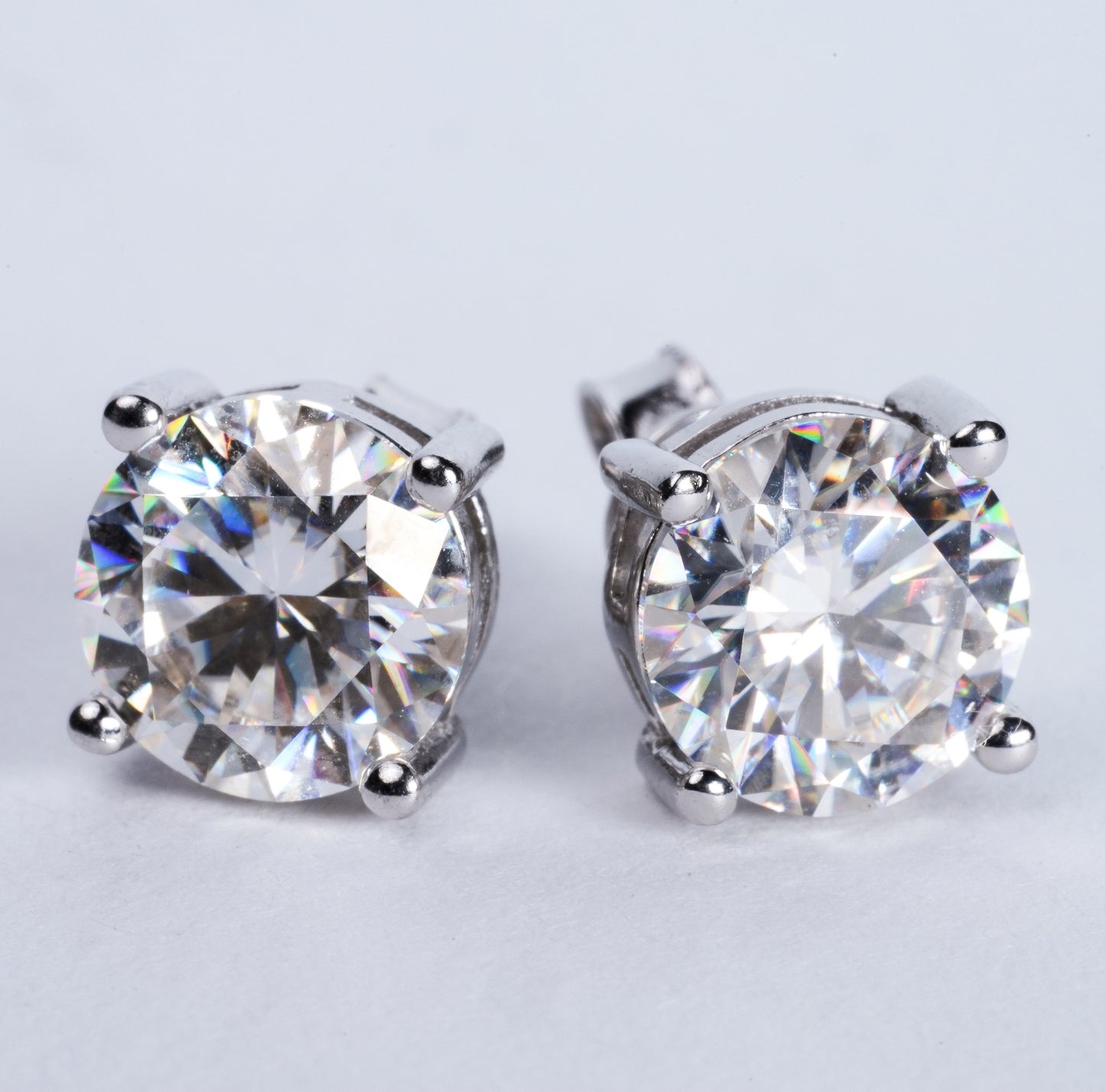 MOISSANITE STUDS 2 CT