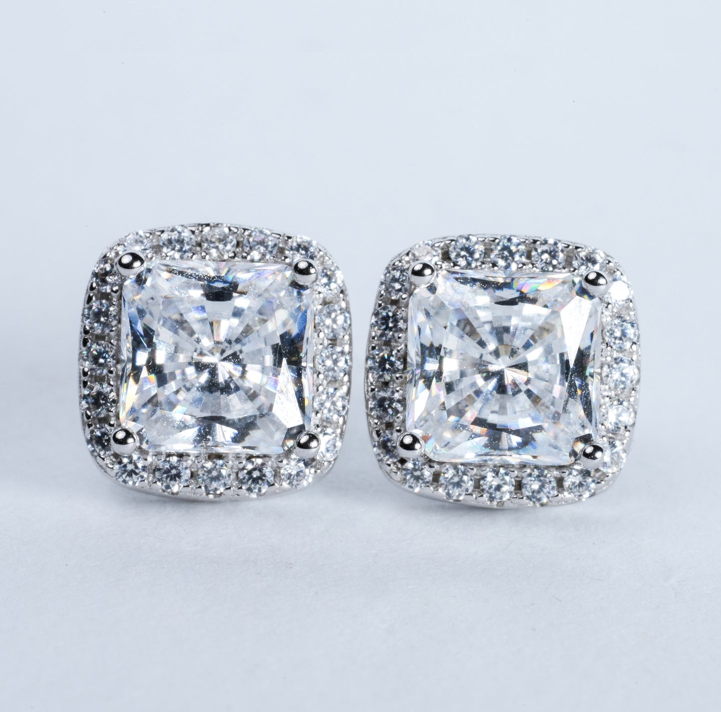 HALO EARRINGS *Precio por lanzamiento