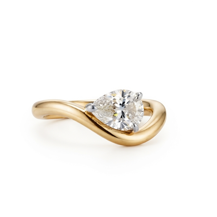 Wavy Floating Diamond