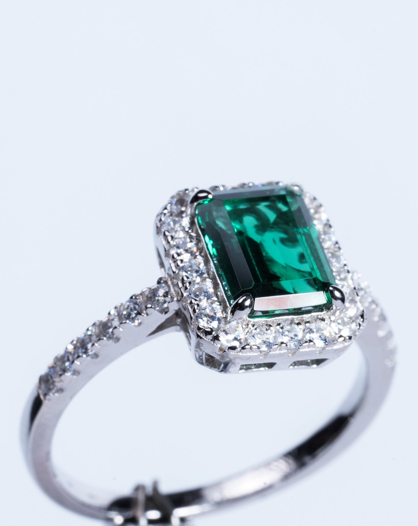 EMERALD RING