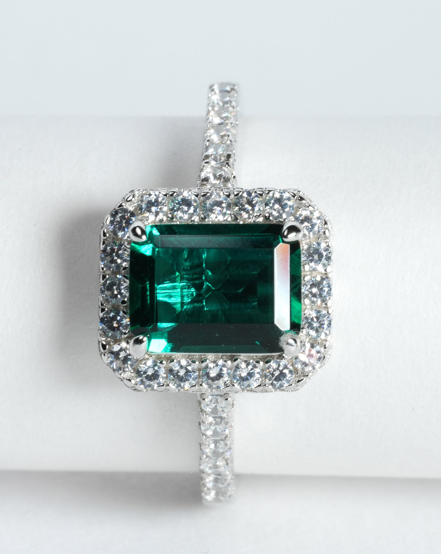 EMERALD RING