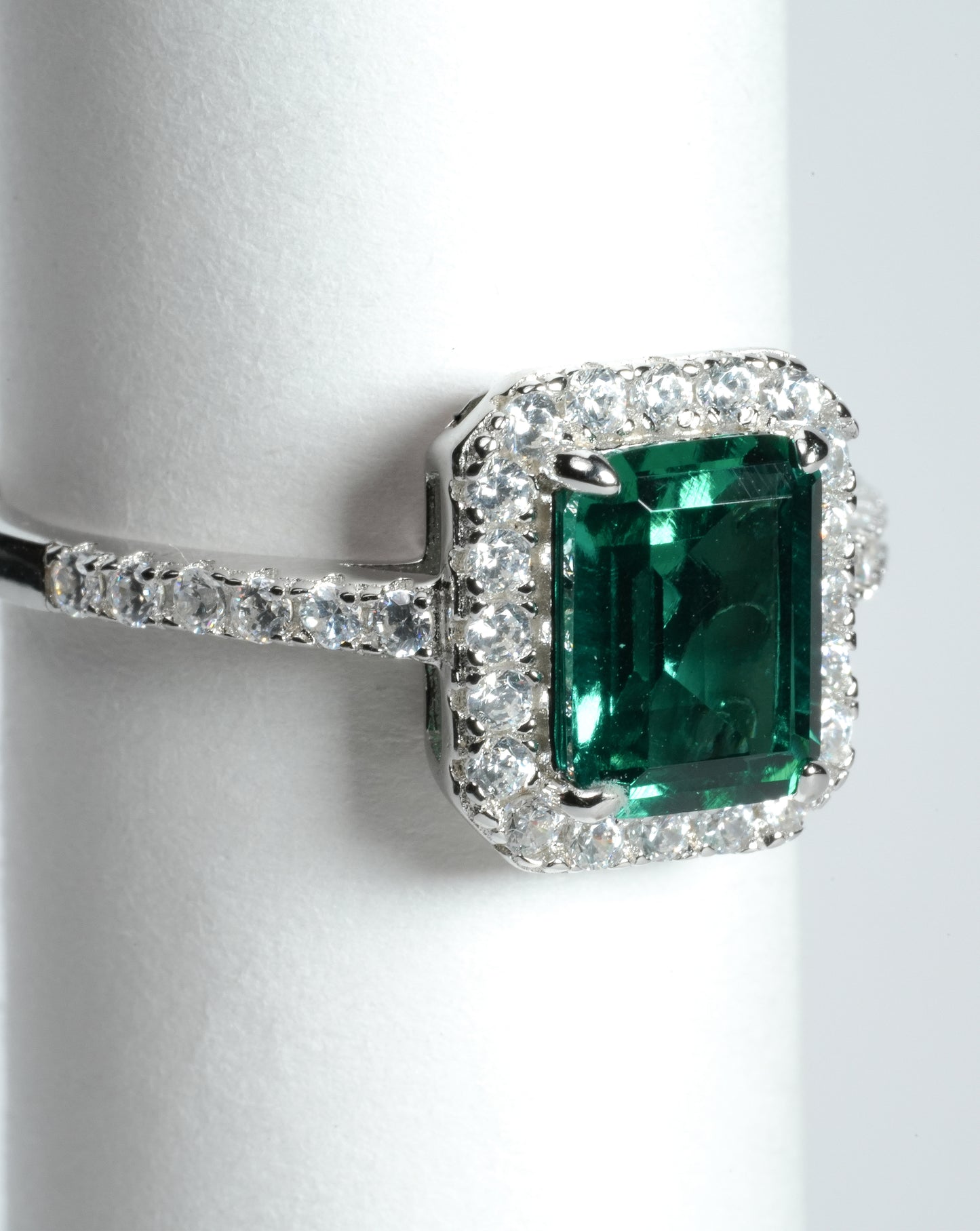 EMERALD RING