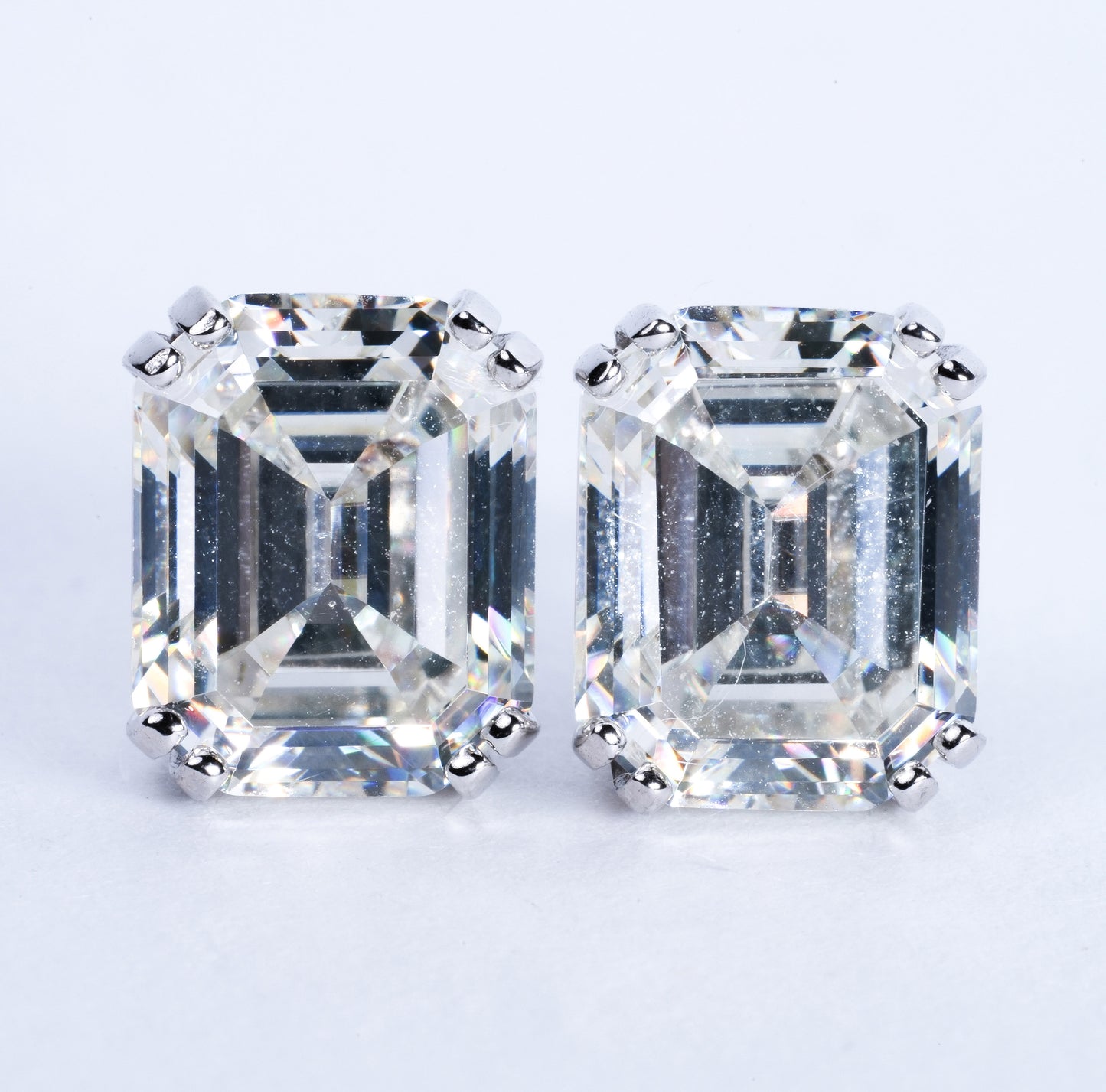 EMERALD STUDS 2 CT